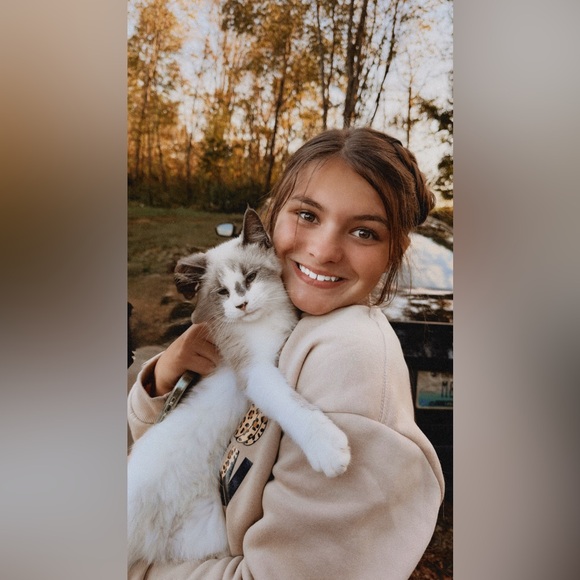 hi!🤍 - Picture 1 of 11